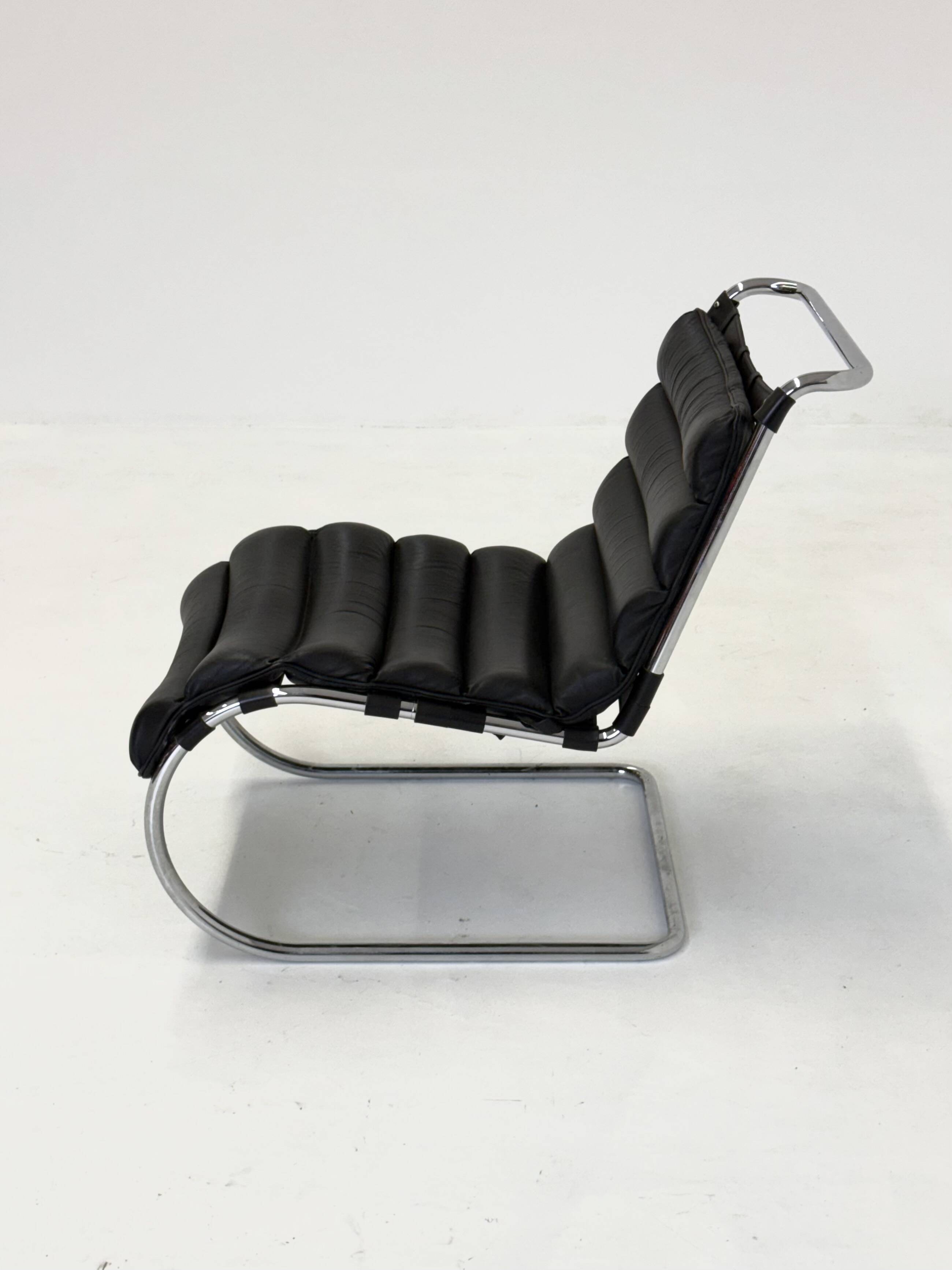 Fauteuil MR de Ludwig Mies van der Rohe pour Knoll