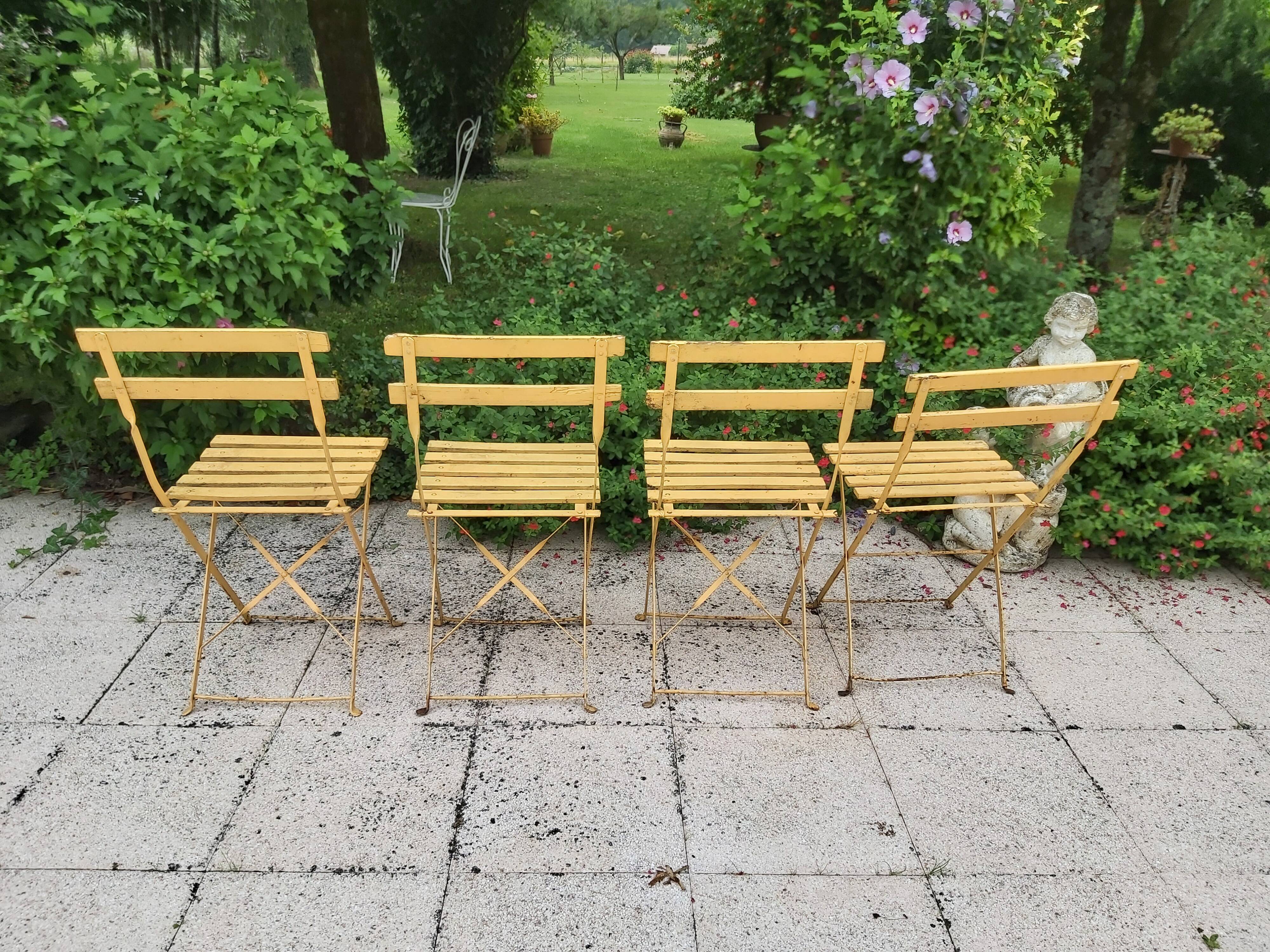 4 folding chairs 50s