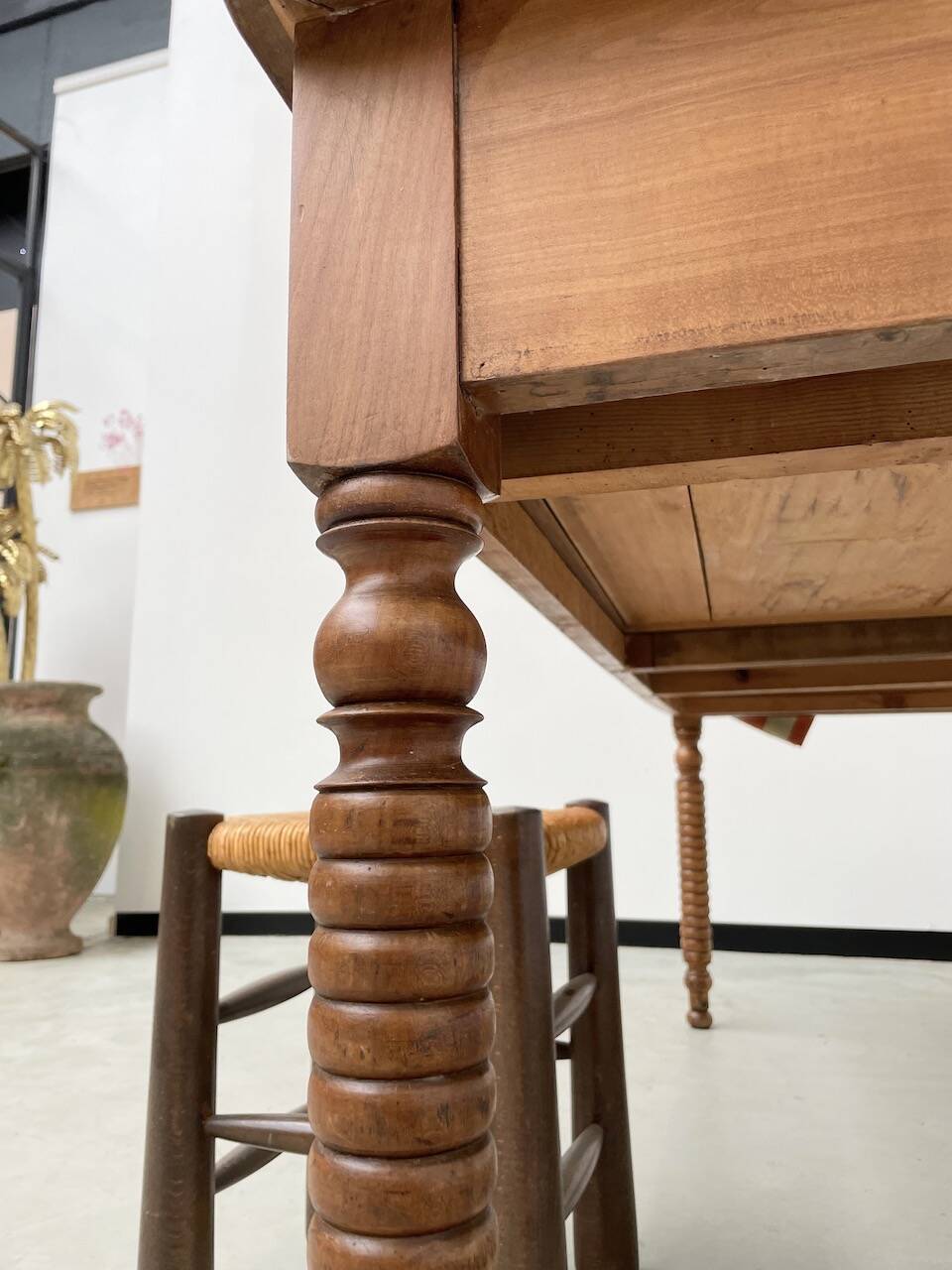 Walnut silk table 1900