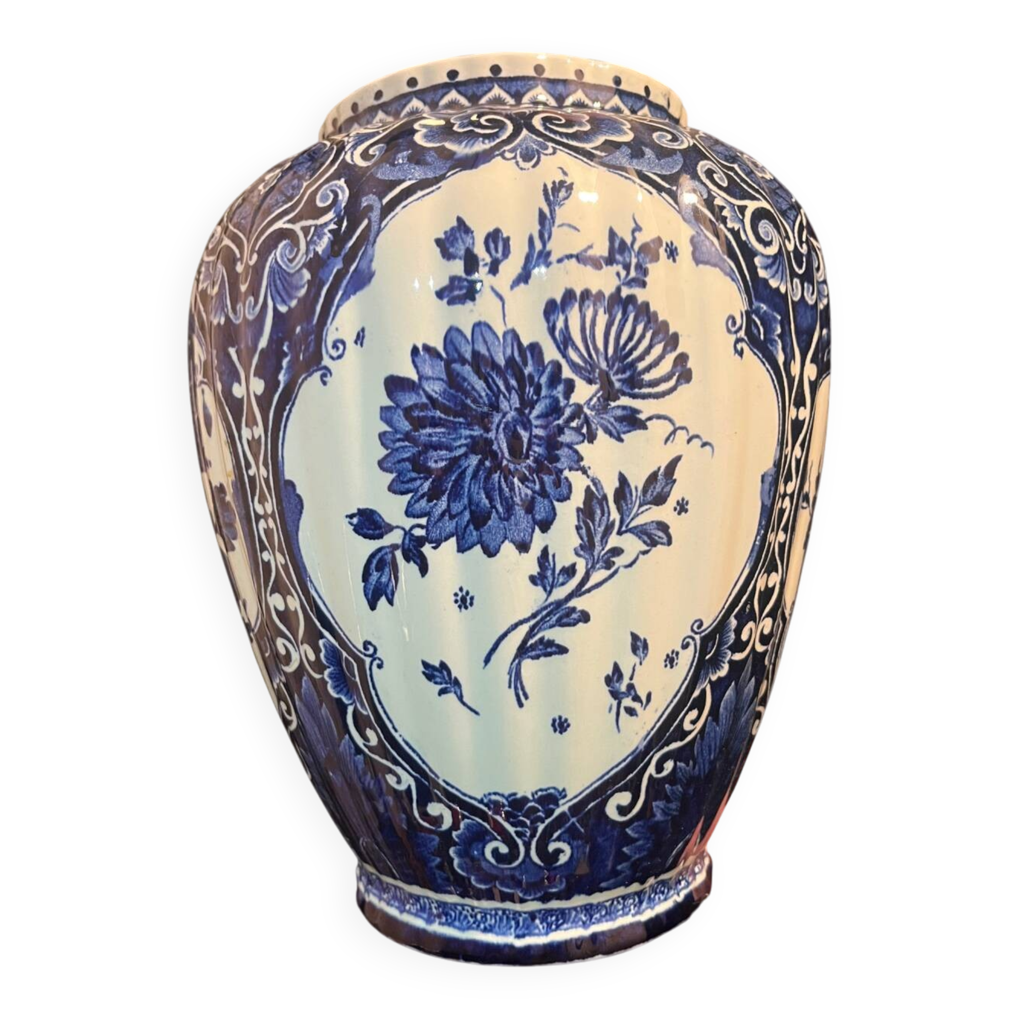 Vintage Delft Blue Ginger Jar: large blue and white ceramic vase