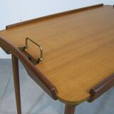 Table d'appoint plateau de service Aase Dreieri Ganddal Norvège  en teck et chêne années 1960