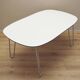 Table blanche, design italien, années 1990, production : Italie