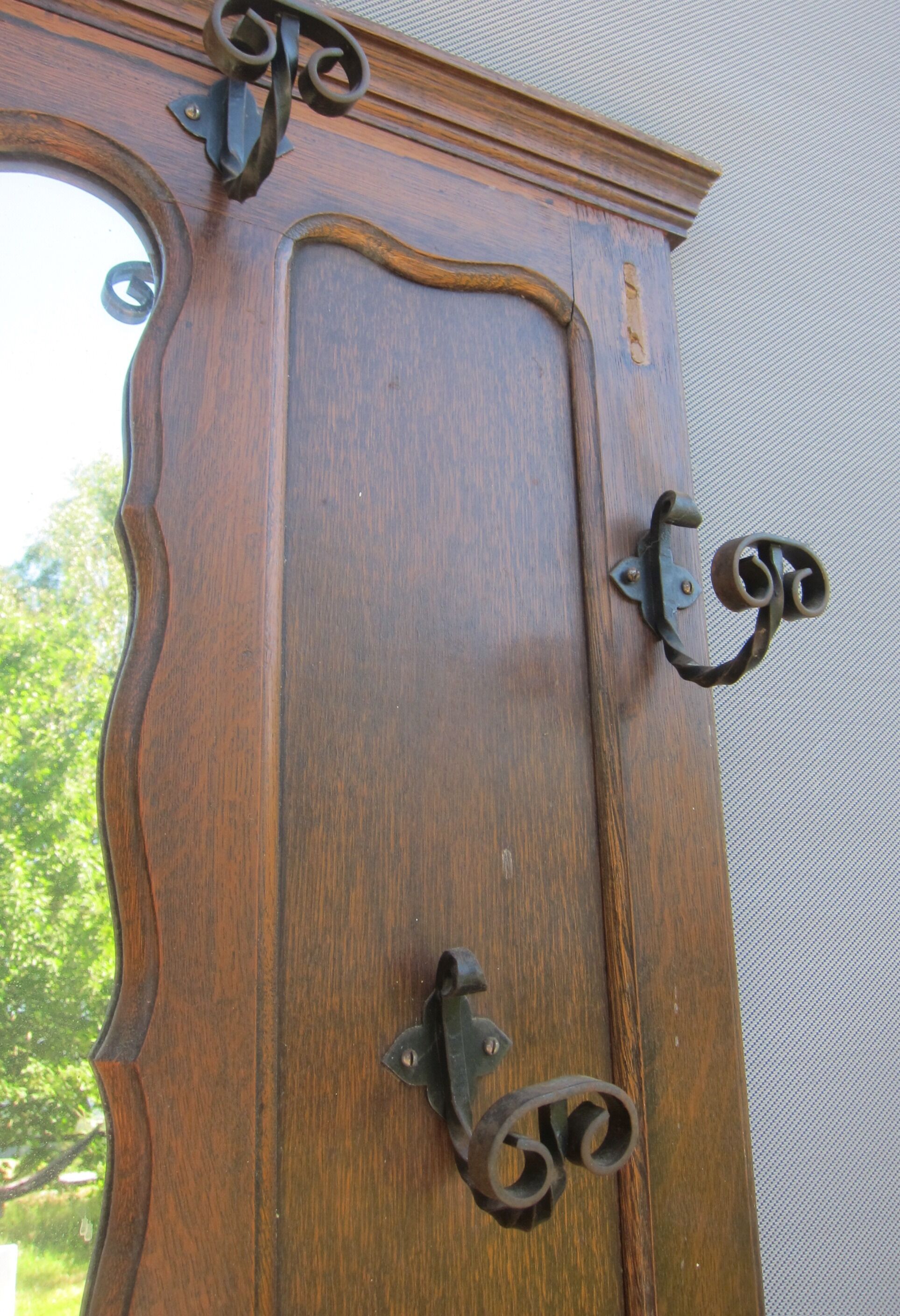 Locker room wall Tavern