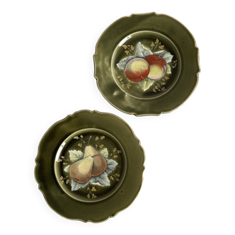 2 assiettes en barbotine