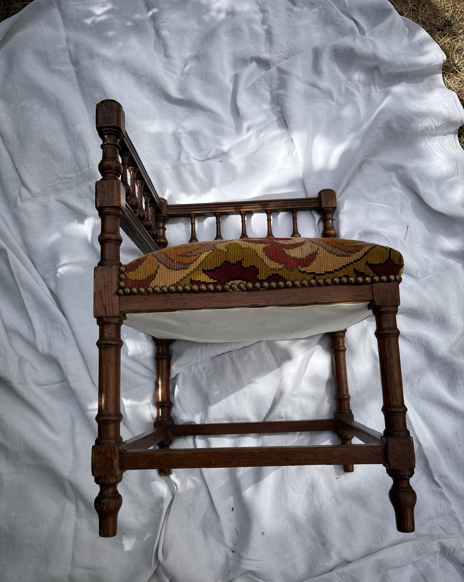 Antique corner chair