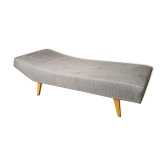 Daybed, vintage meridian feet compass