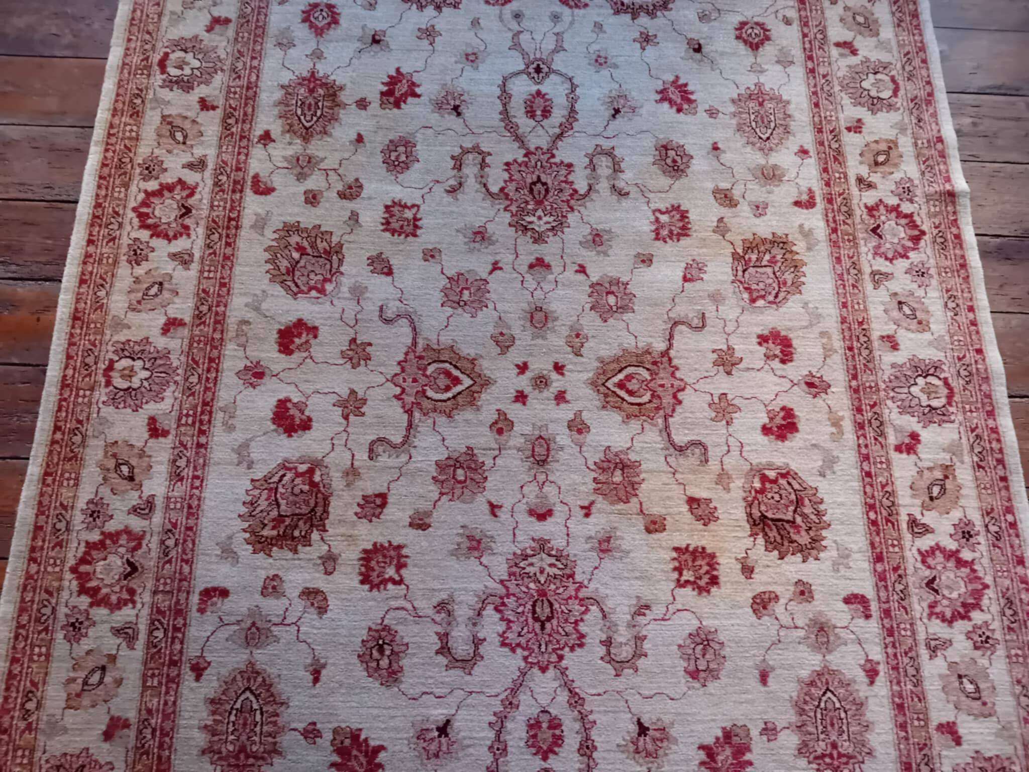 Tapis Pakistanais Farahan fait main 272x199cm