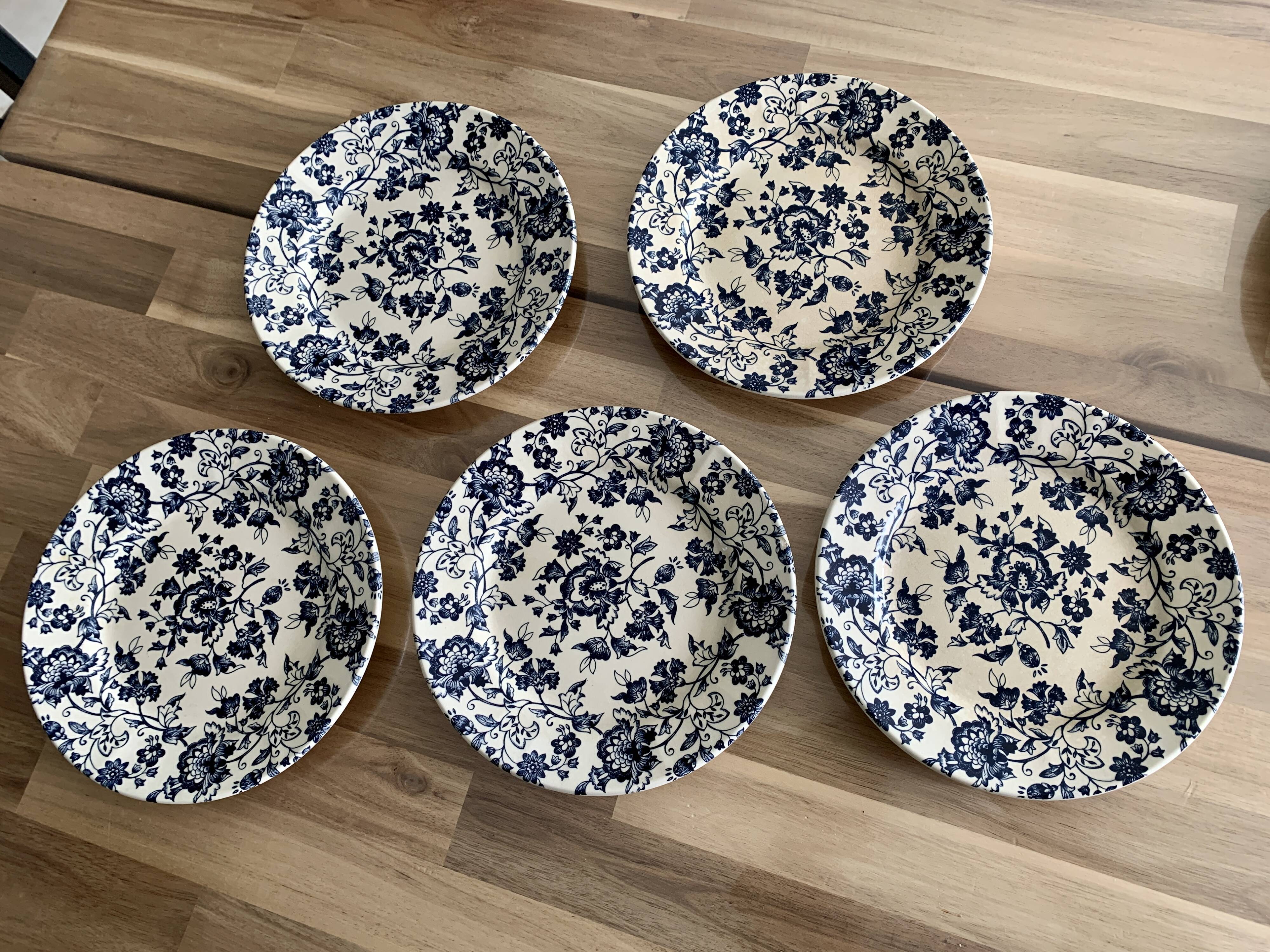 5 vintage plates with blue flowers