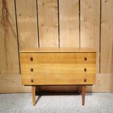 Oak chest of drawers