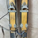 Old pair of skis