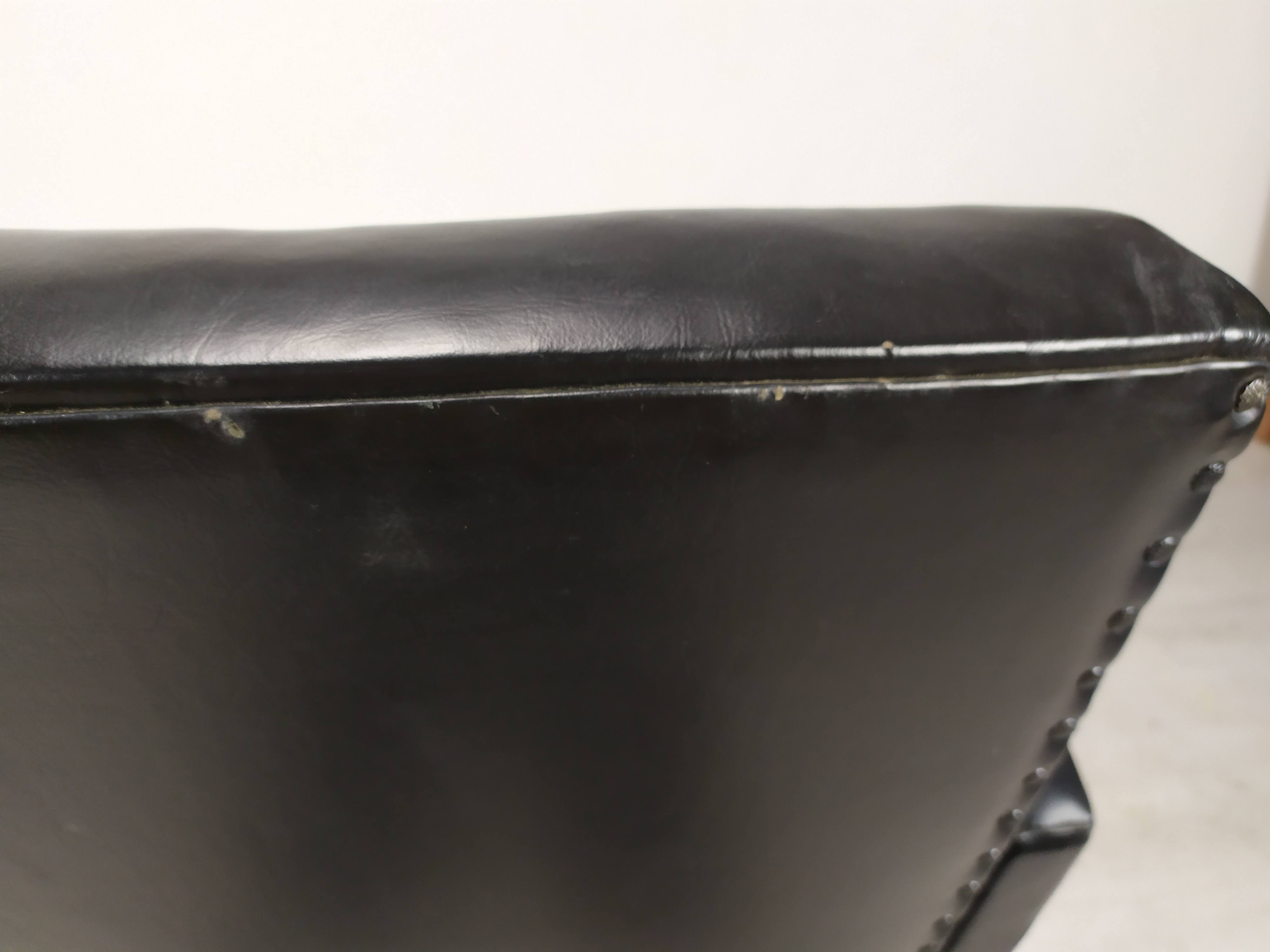 Vintage armchair skaï black