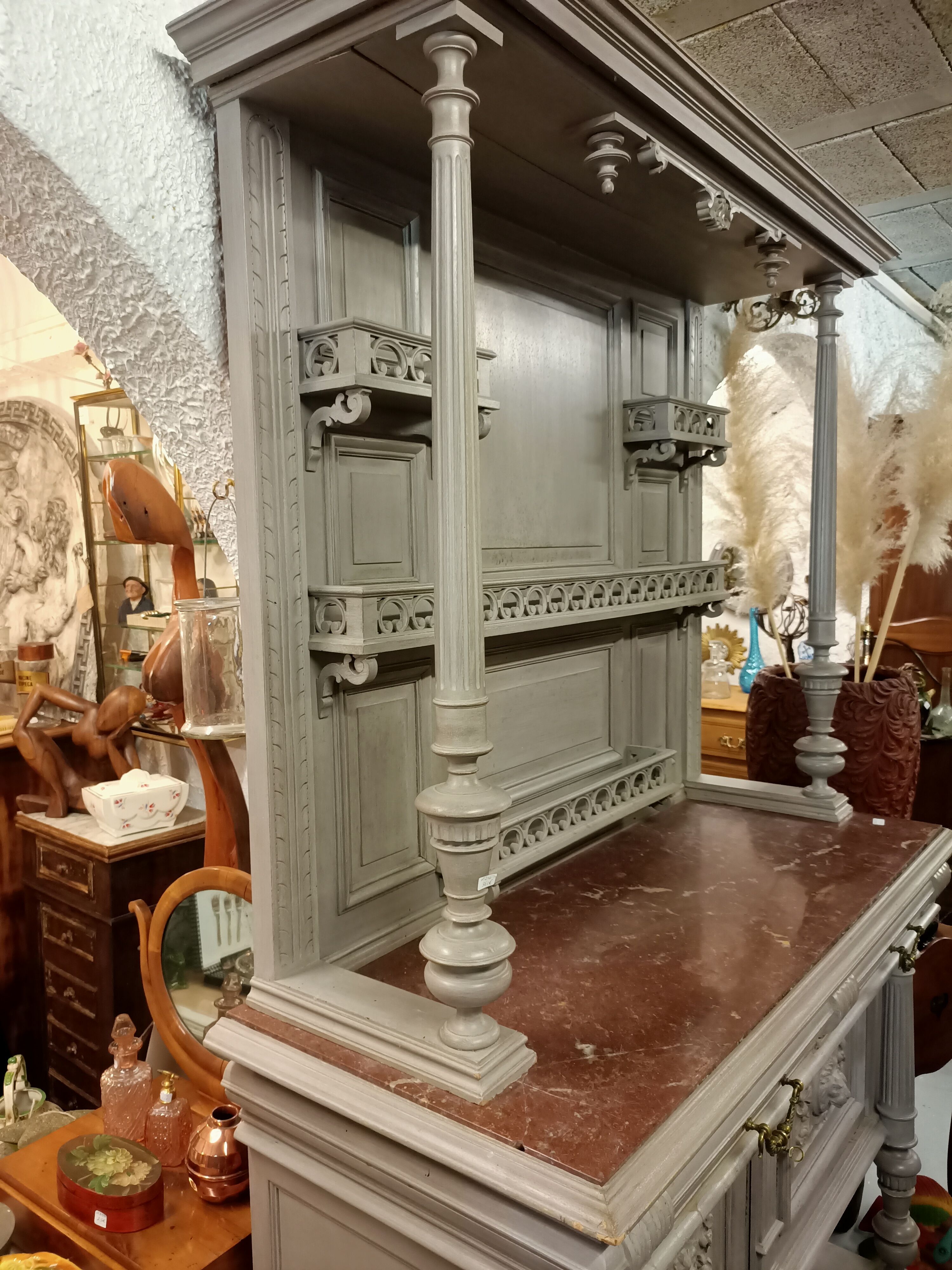 Sideboard 2 sculpted body