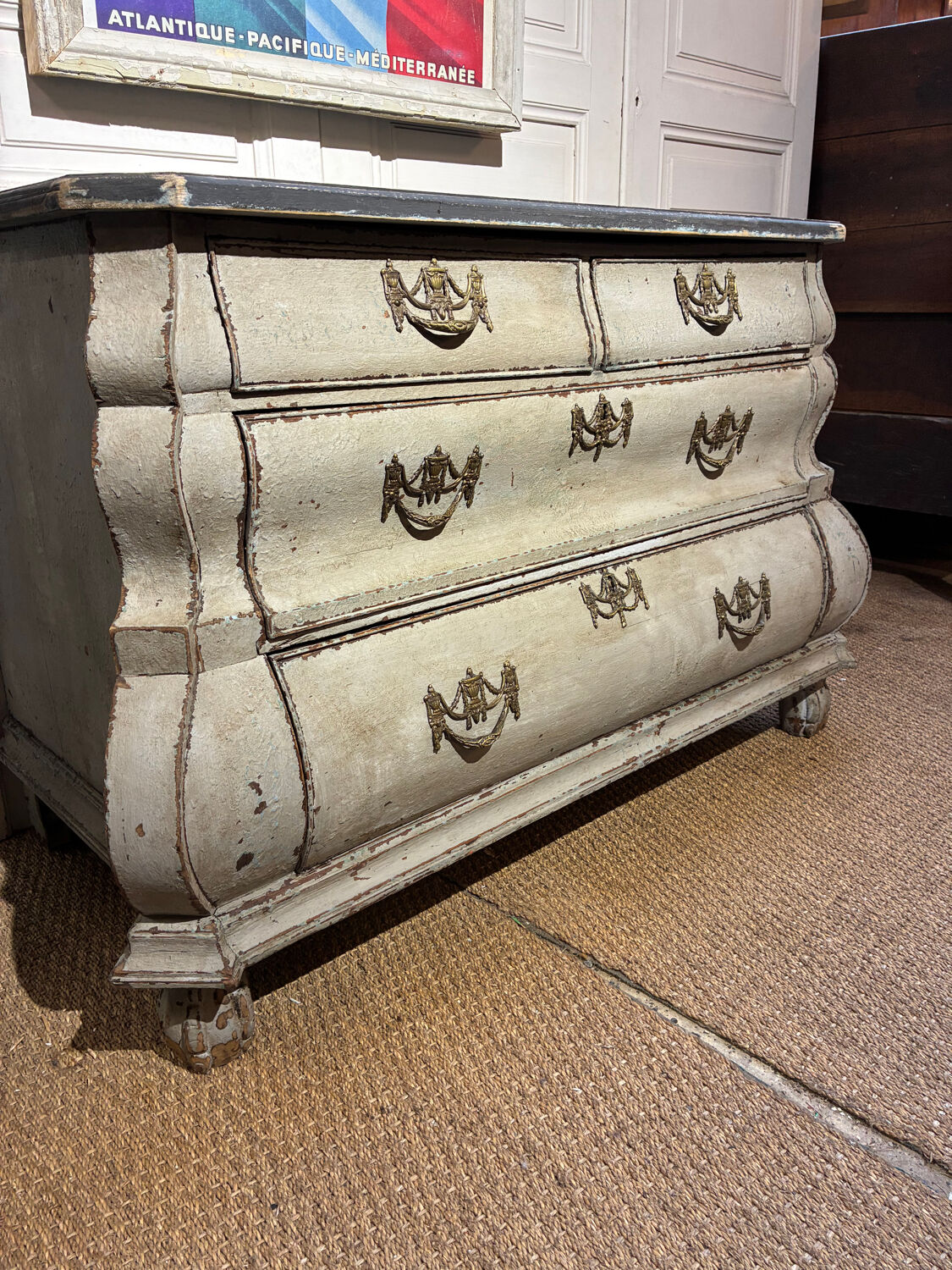 Old Dutch-style chest of drawers