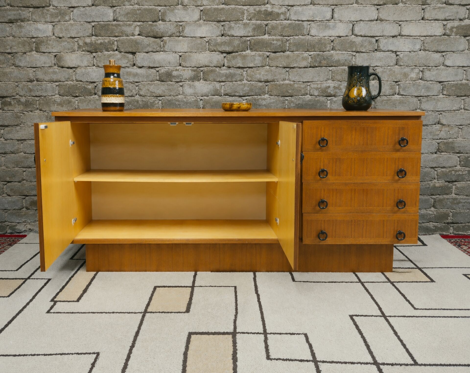 Vintage teak sideboard – 1961 – 2 doors & 4 drawers