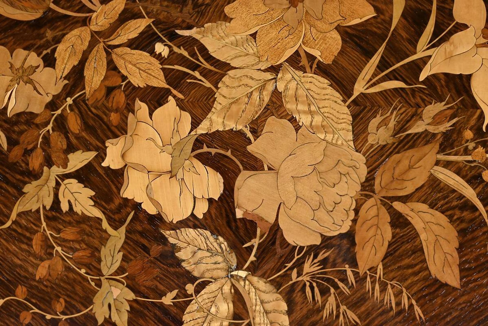 Middle table in rosewood veneer, Napoléon III period – 2nd half of the 19th century.