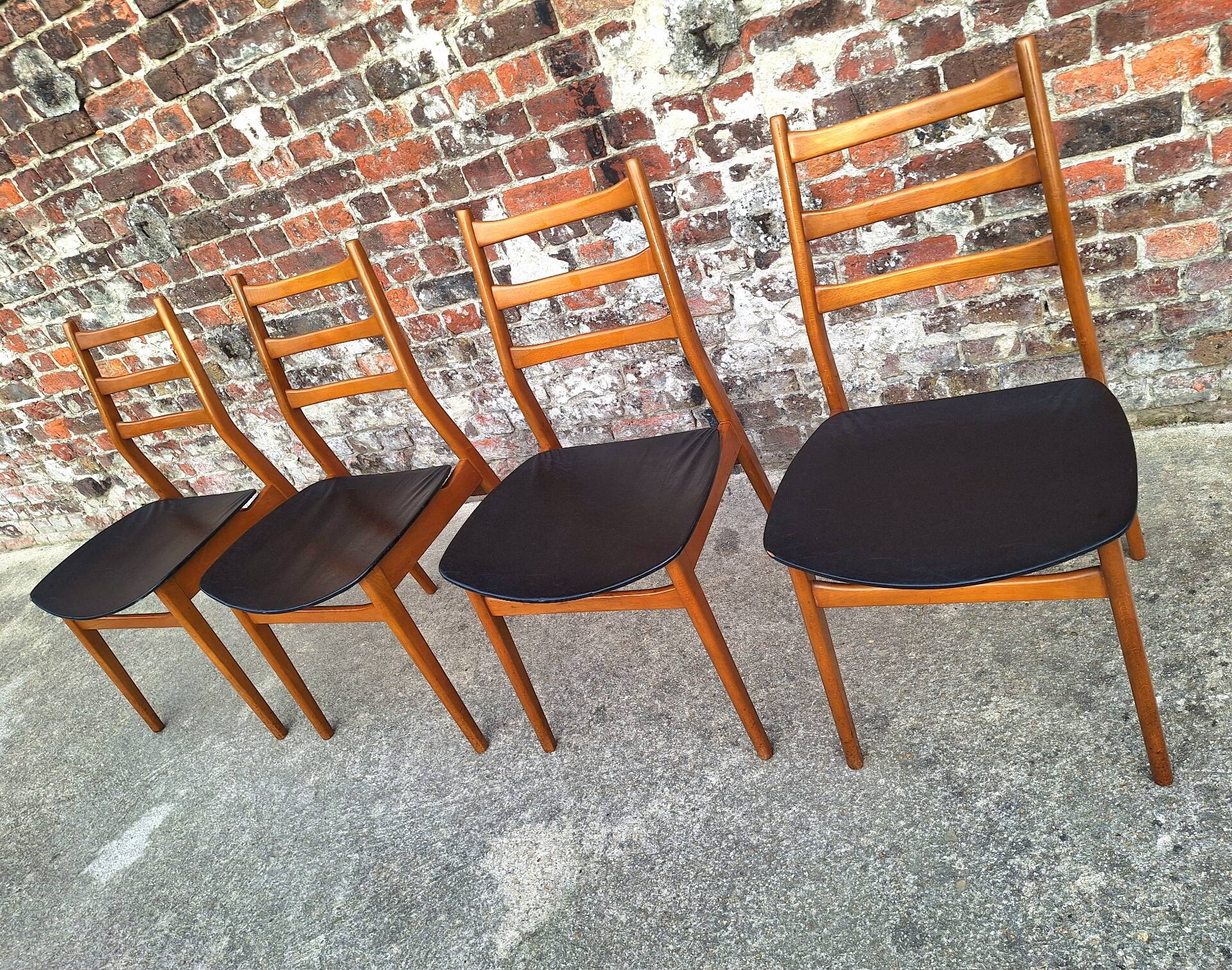 Set of 4 Casala chairs, vintage Scandinavian design seats.
