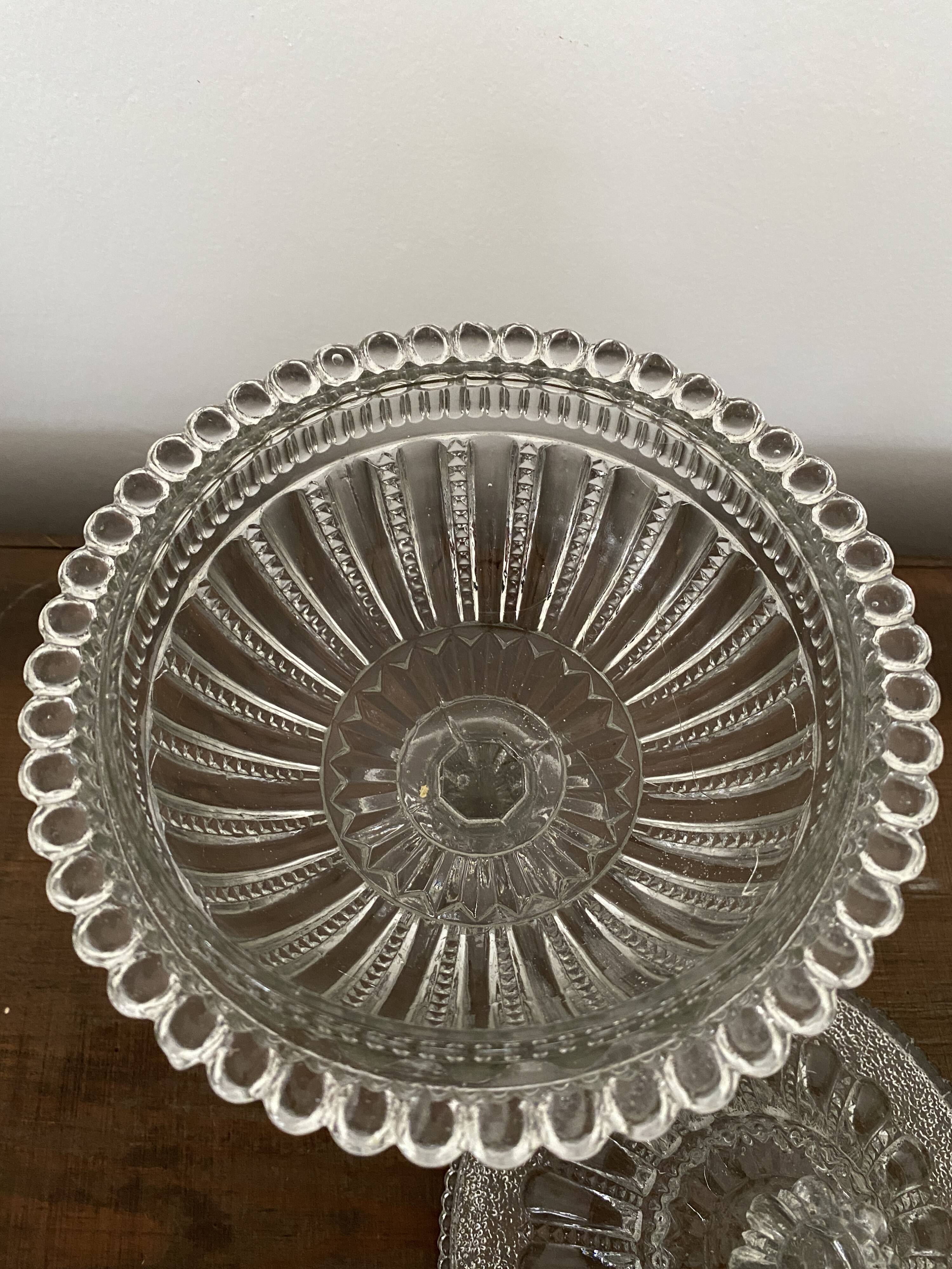 Bonbonniere, drageoire, sugar bowl in vintage molded and cut crystal