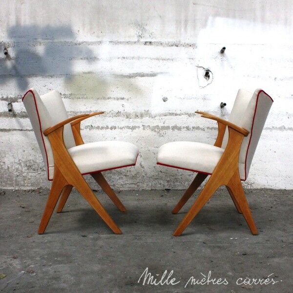 Fauteuil vintage entièrement rénové (bois, tissu, garniture).