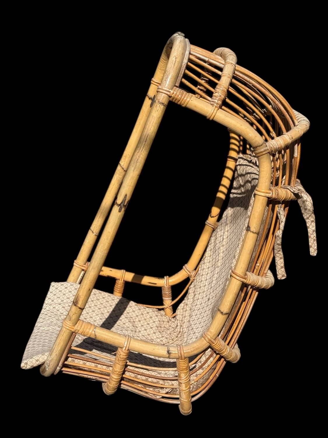 Fauteuil provençal suspendu, années 70