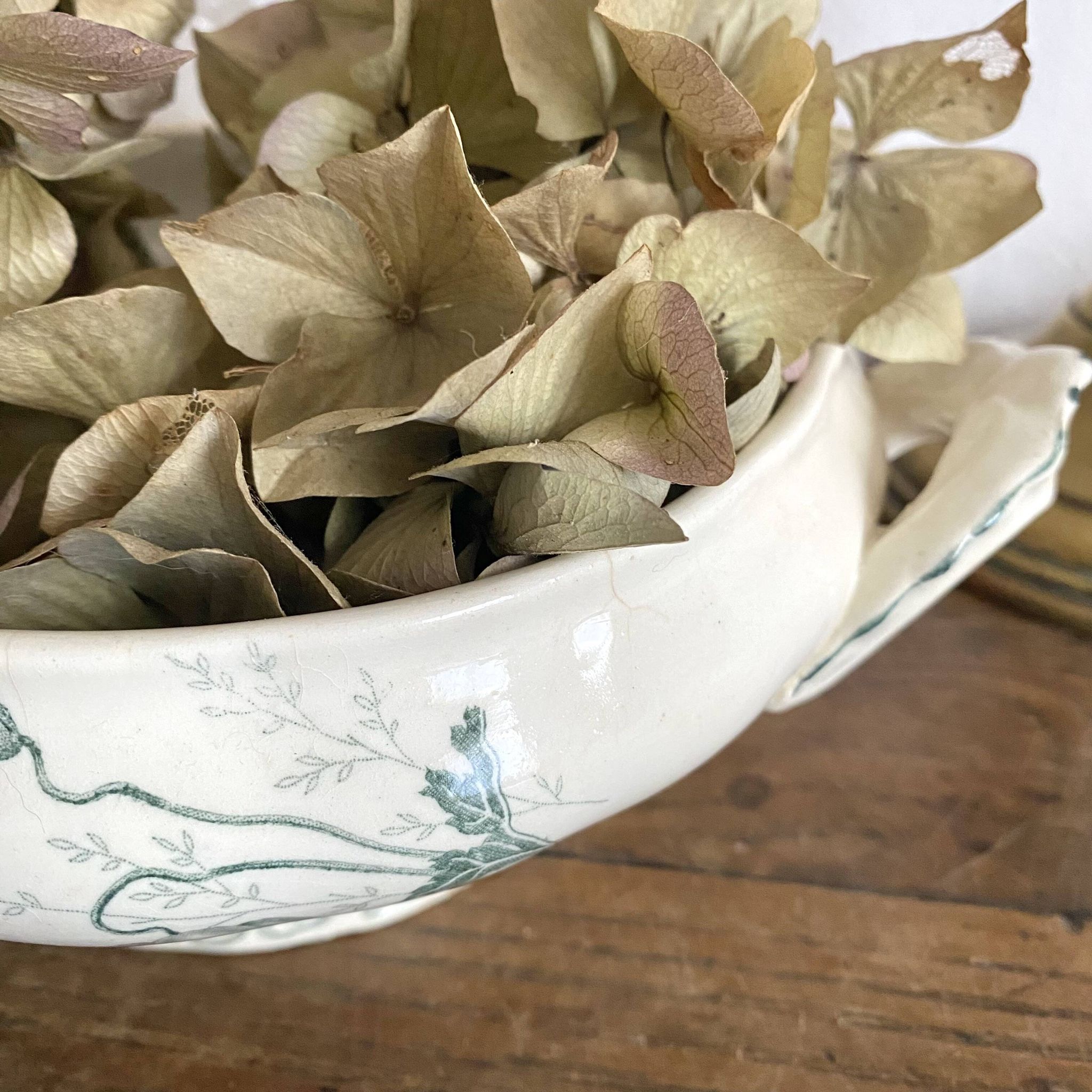 iron earth fruit bowl, old vegetable dish with poppies, Choisy le Roi