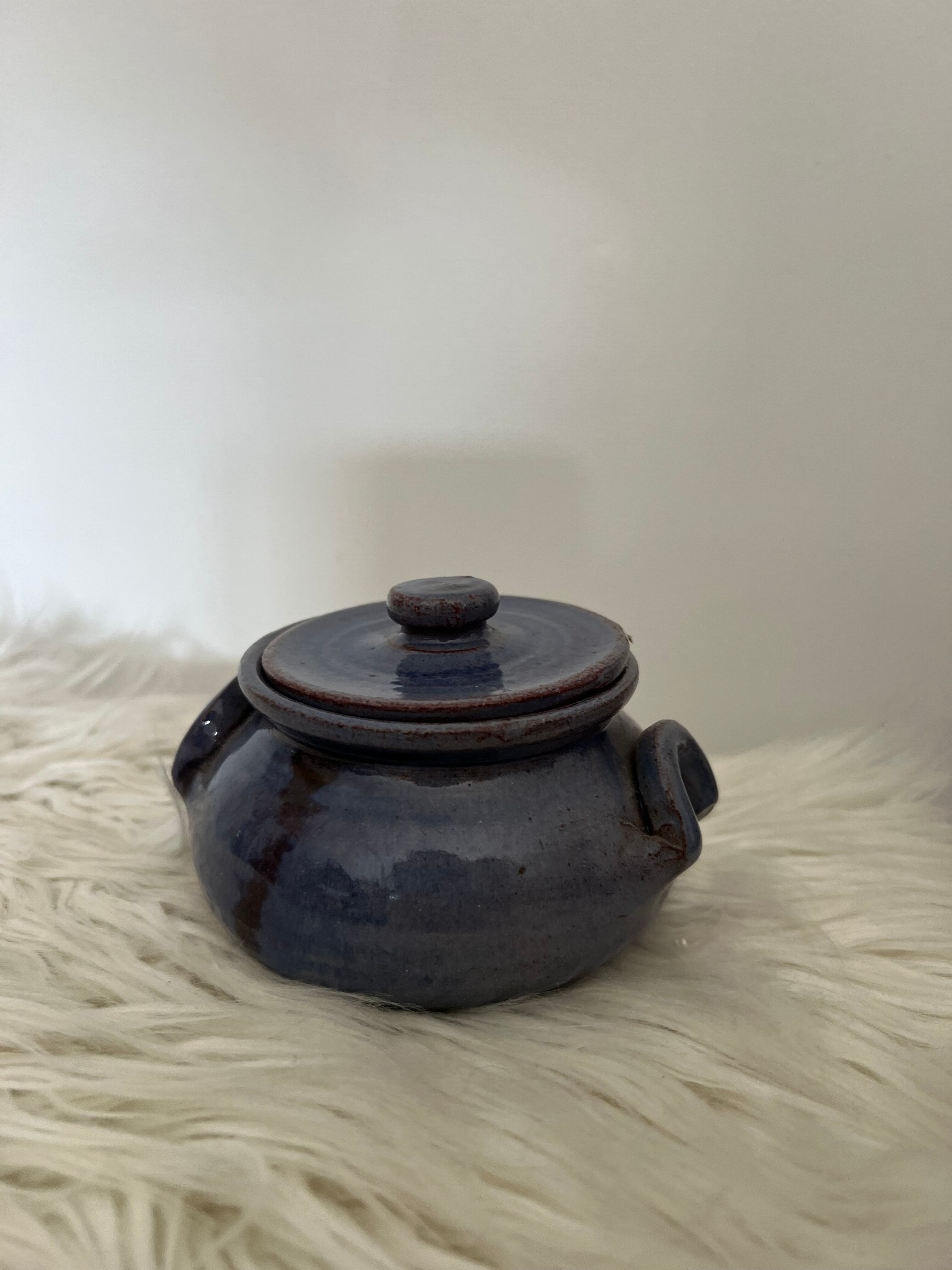 Blue stoneware pot