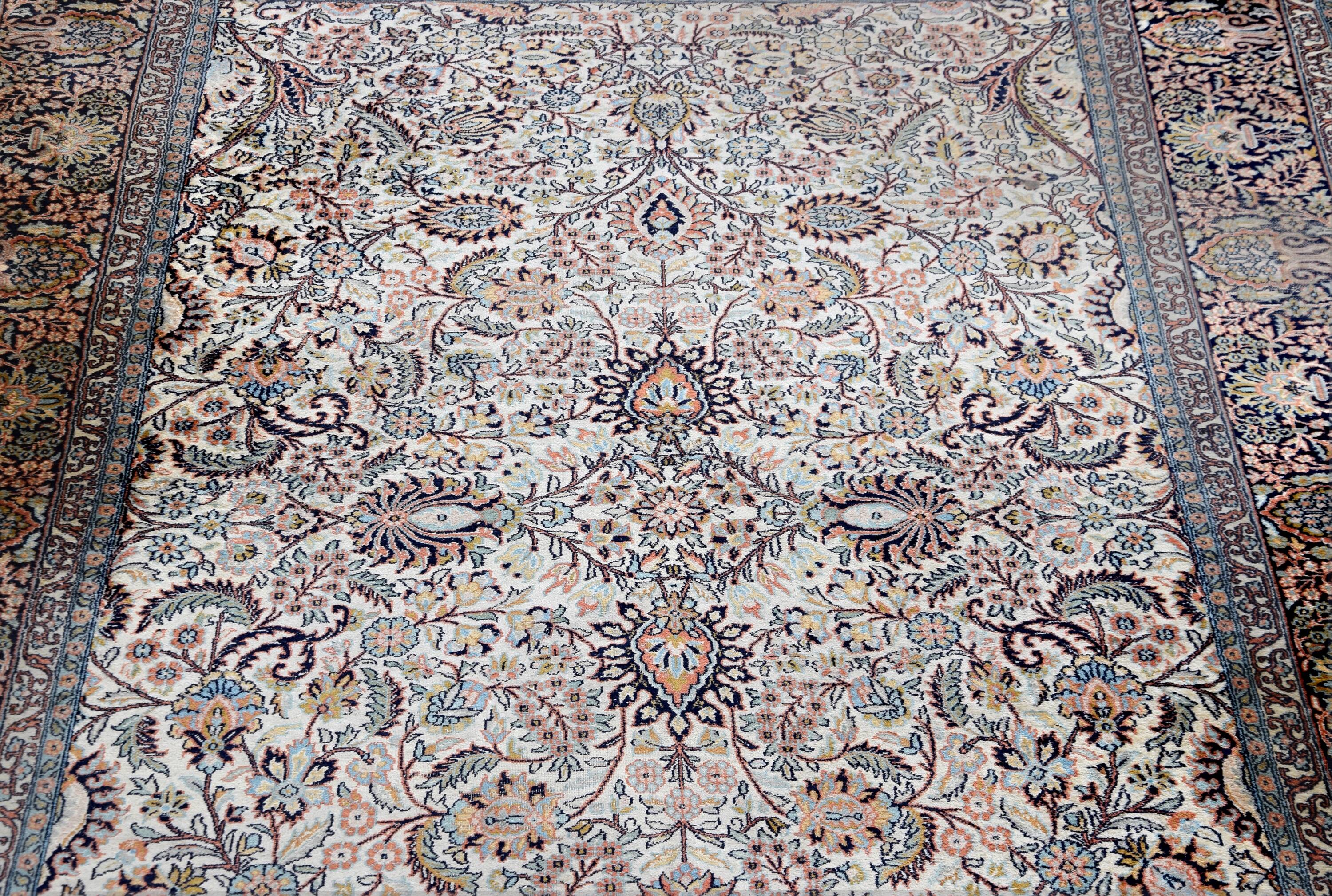 Kashmir Silk Oriental Rug: 1.68 x 2.63 Meters