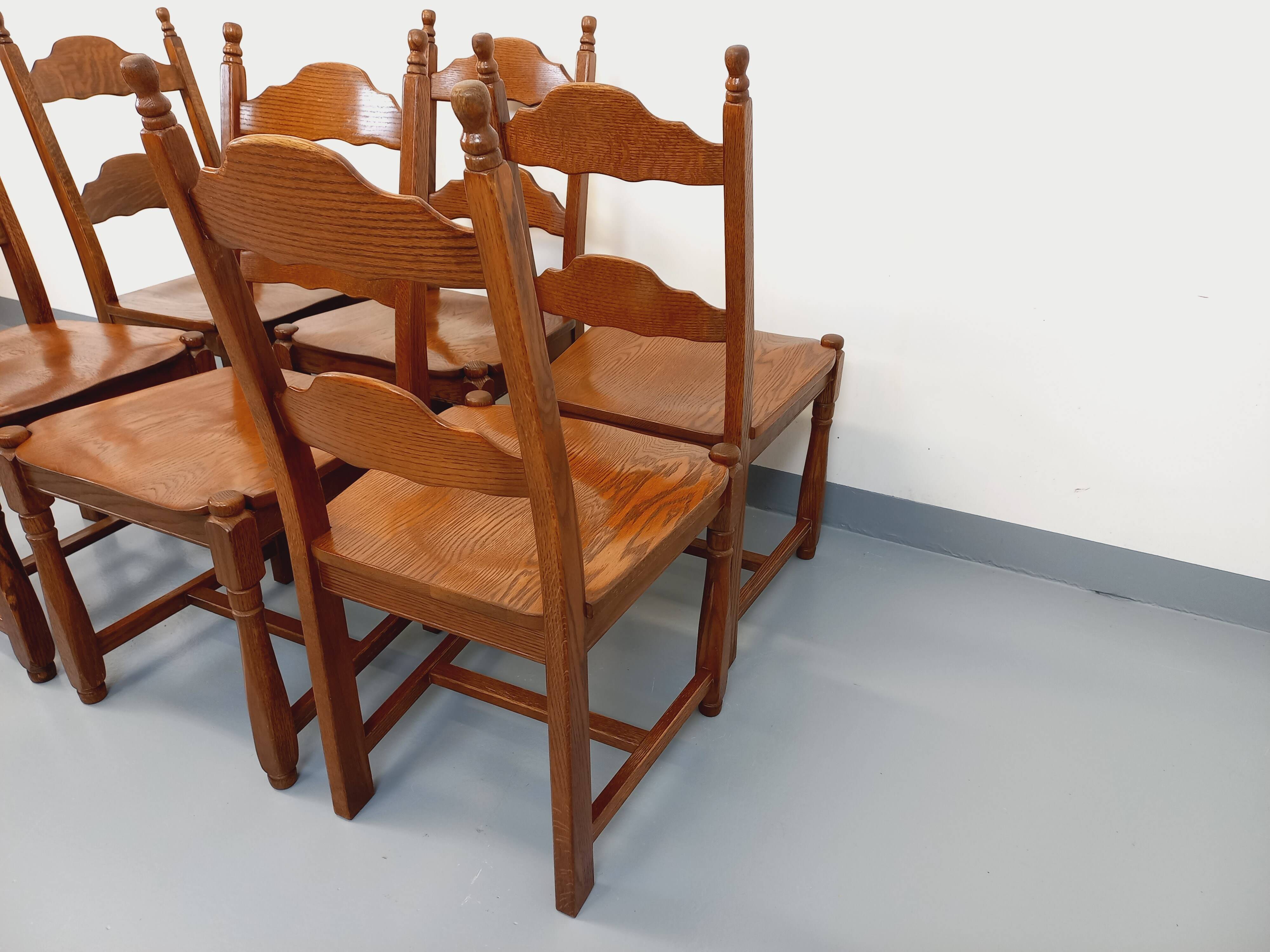 Set of 6 vintage brutalist chairs in oak wood from the 60s