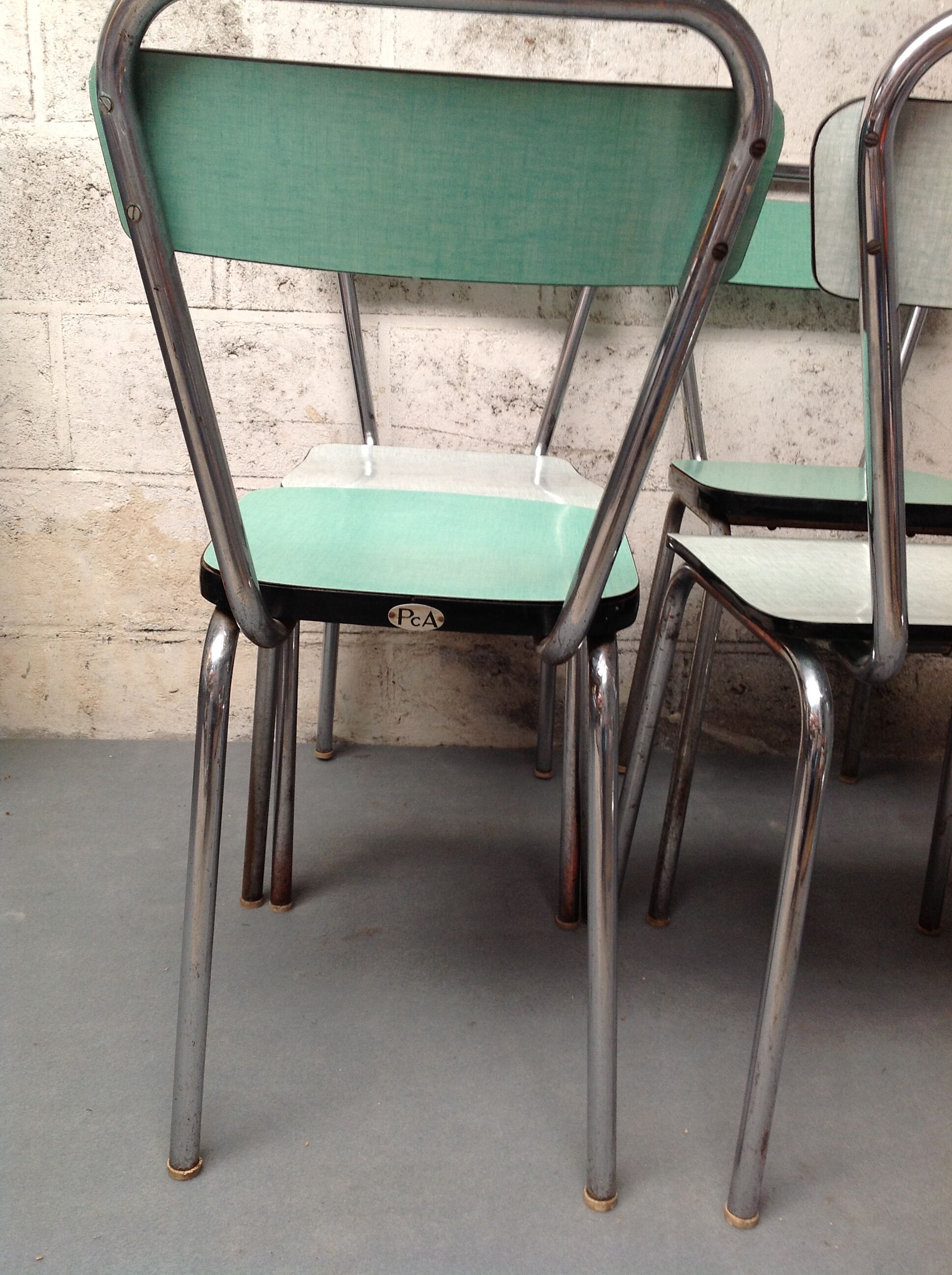 Table formica et ses 4 chaises vert menthe