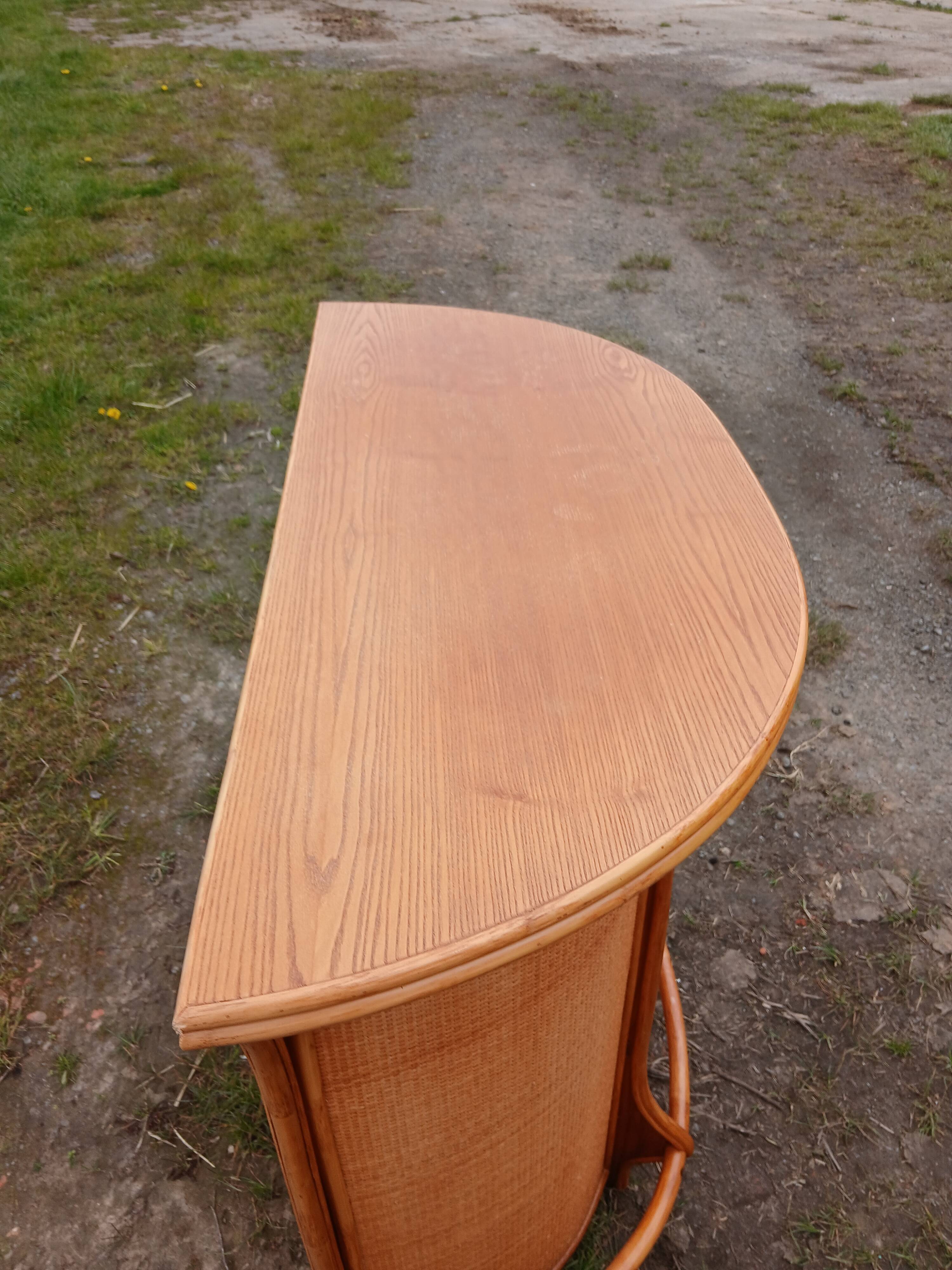 Bar en rotin et 3 tabourets