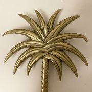 Hollywood Regency wall lamp in palm shape, in gold alloy brass type, from the 60s 70s.