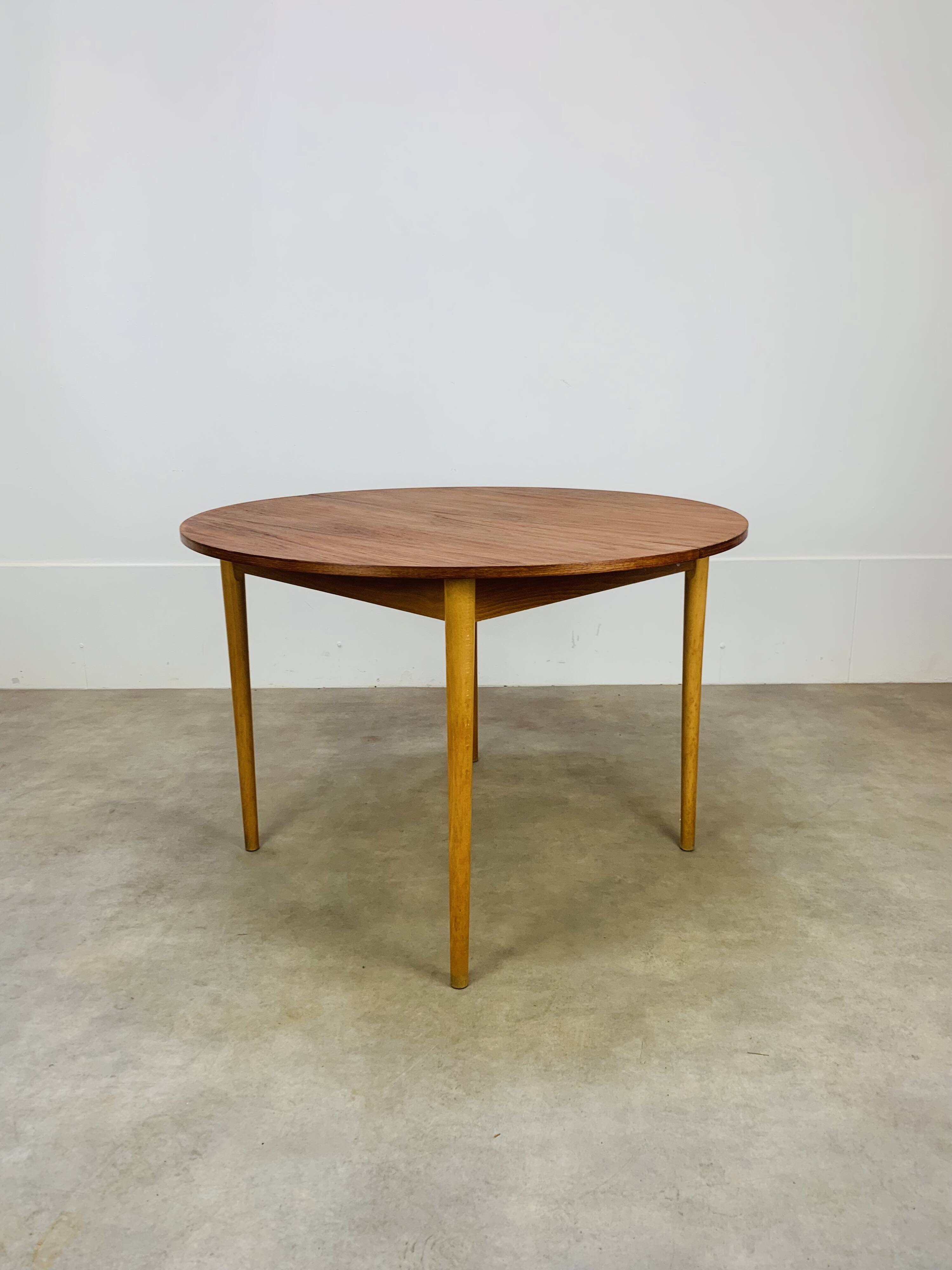 Round extendable Scandinavian table, teak, 1960s