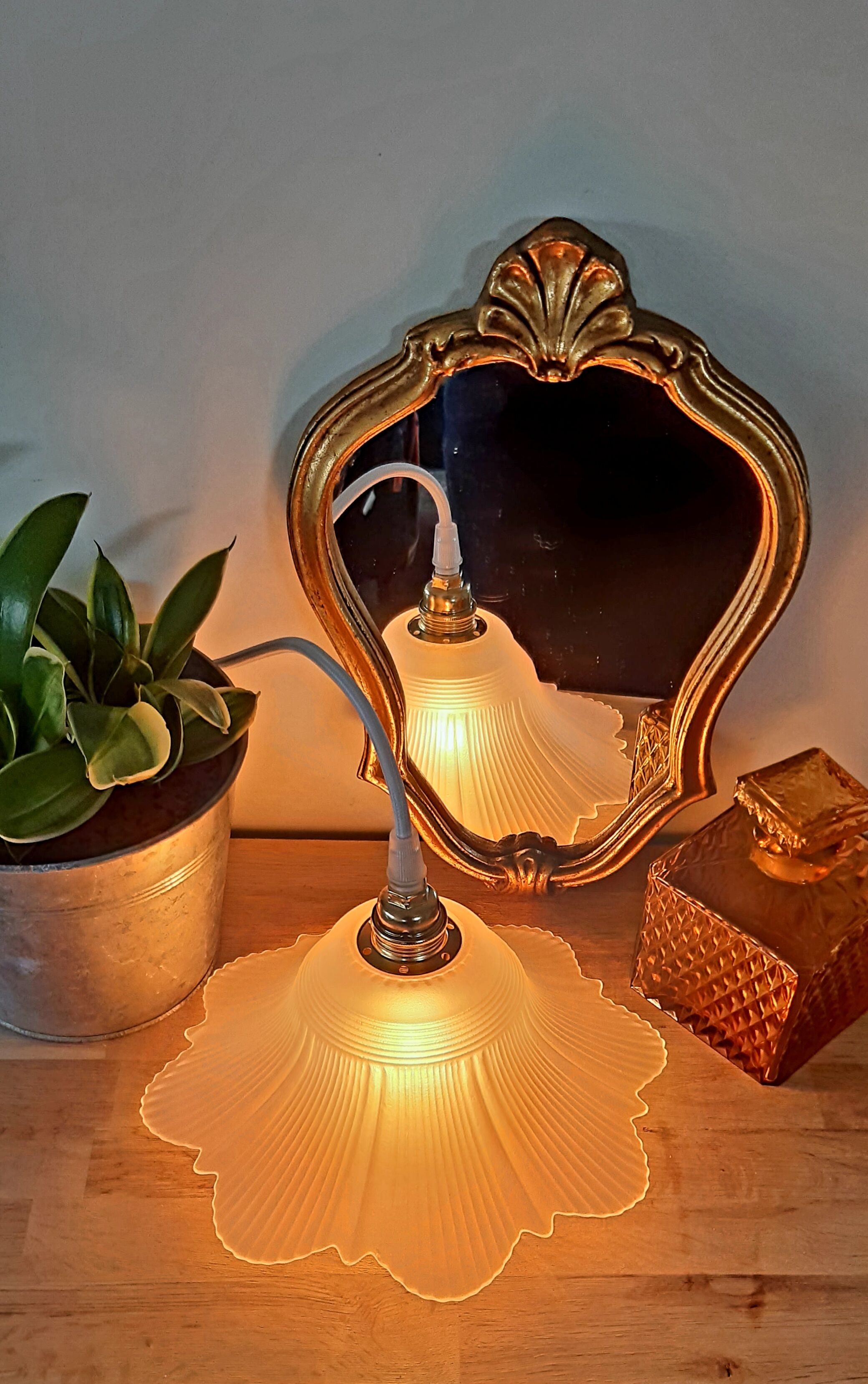 Vintage flower pendant lamp