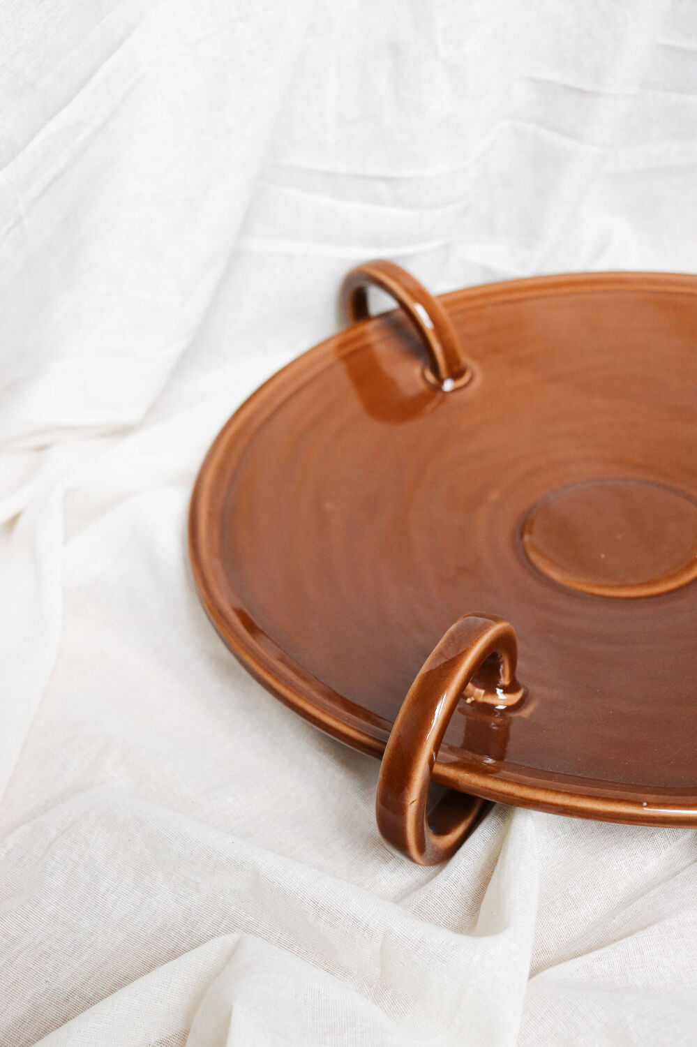 Decorative dish with rings