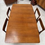 Extendable teak dining table