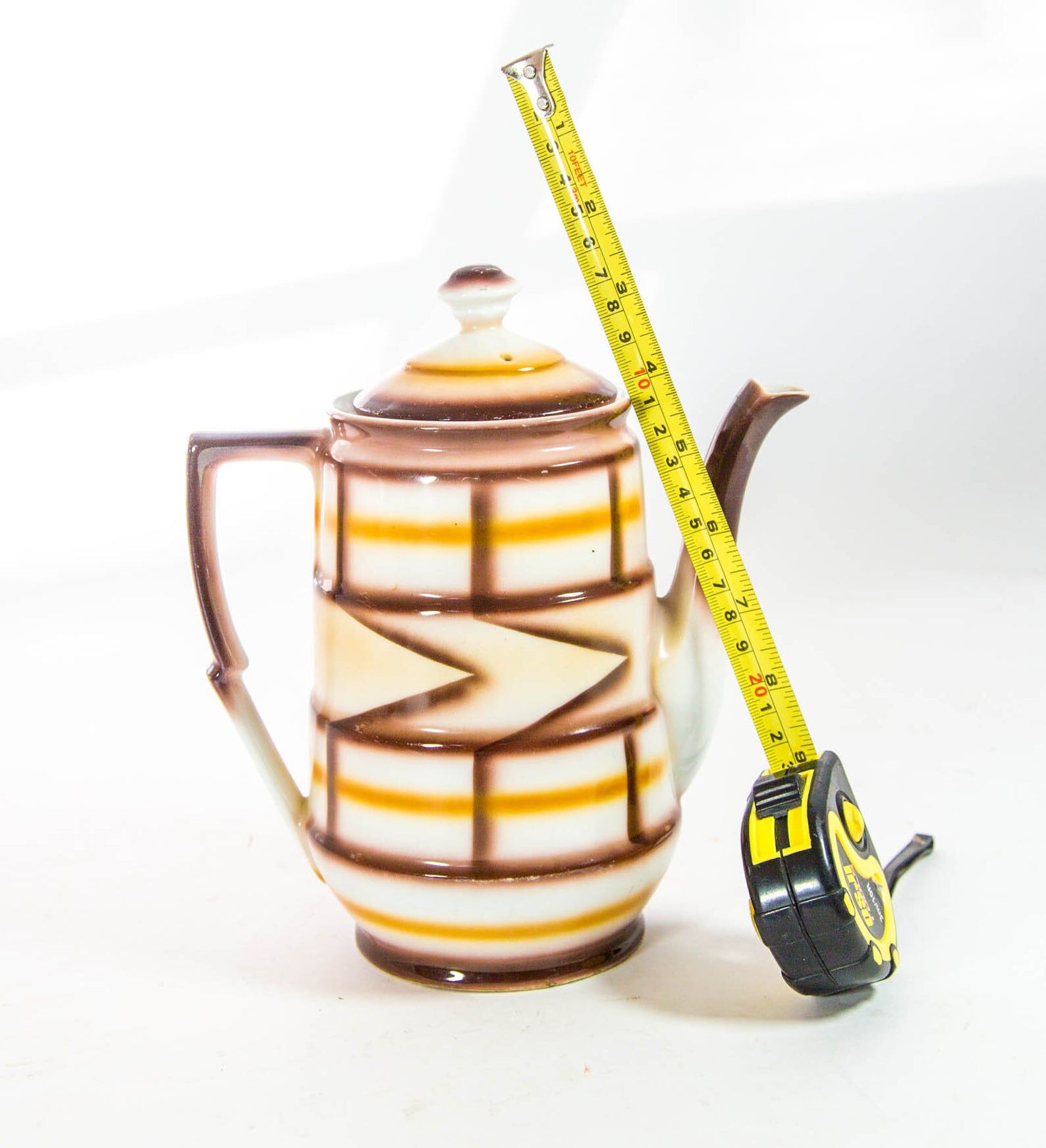 Art deco teapot spritzdekor