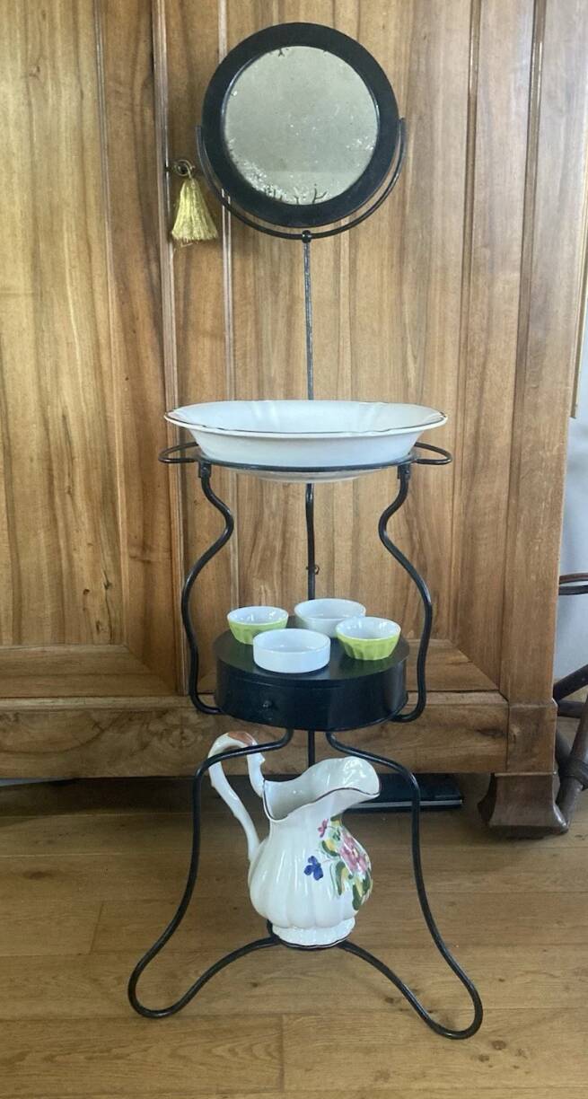 Folding wrought iron toiletry stand, 19th century