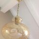 Suspension globe en verre bullé ambré et pailleté /vintage années 60-70