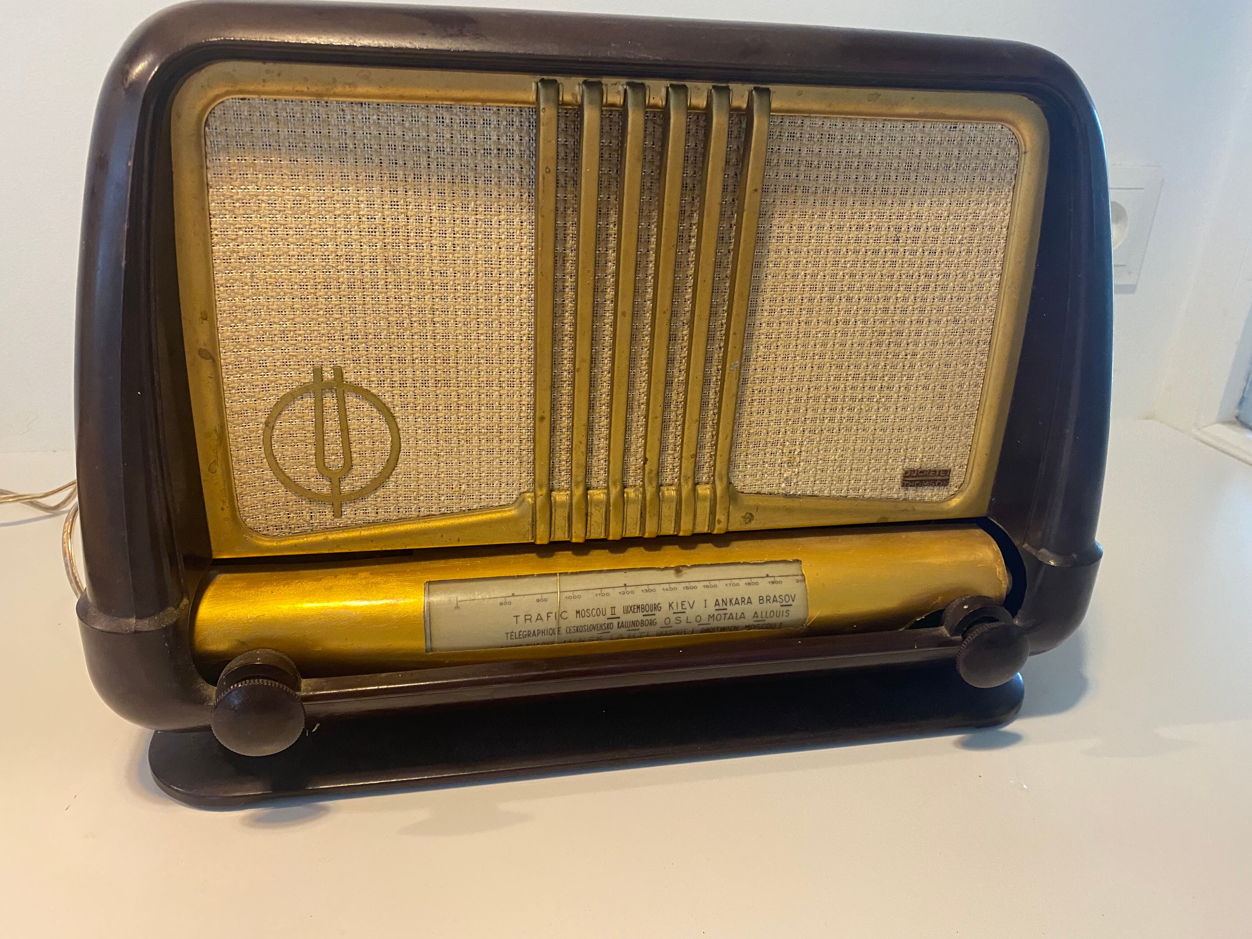 Former radio set