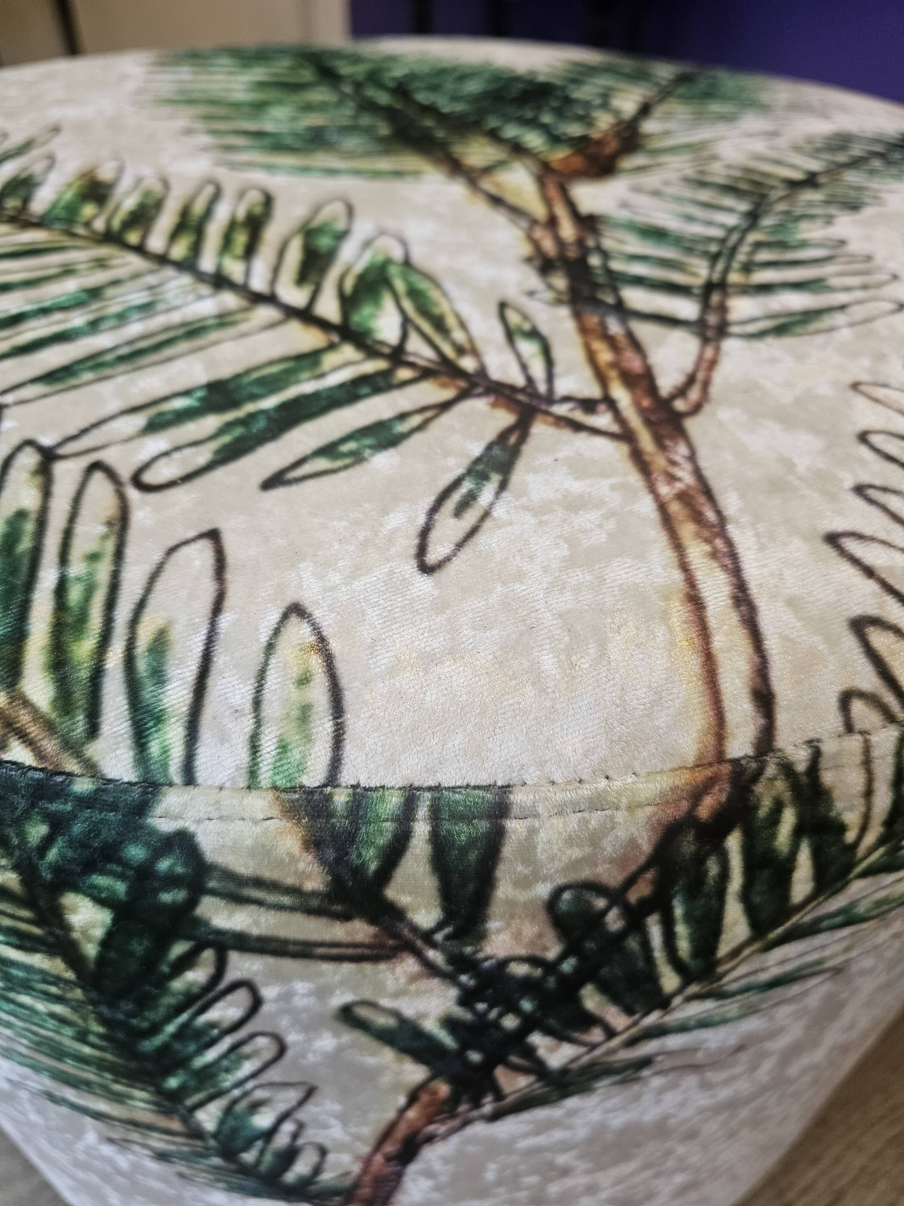 Pouf artisanal à motif botanique