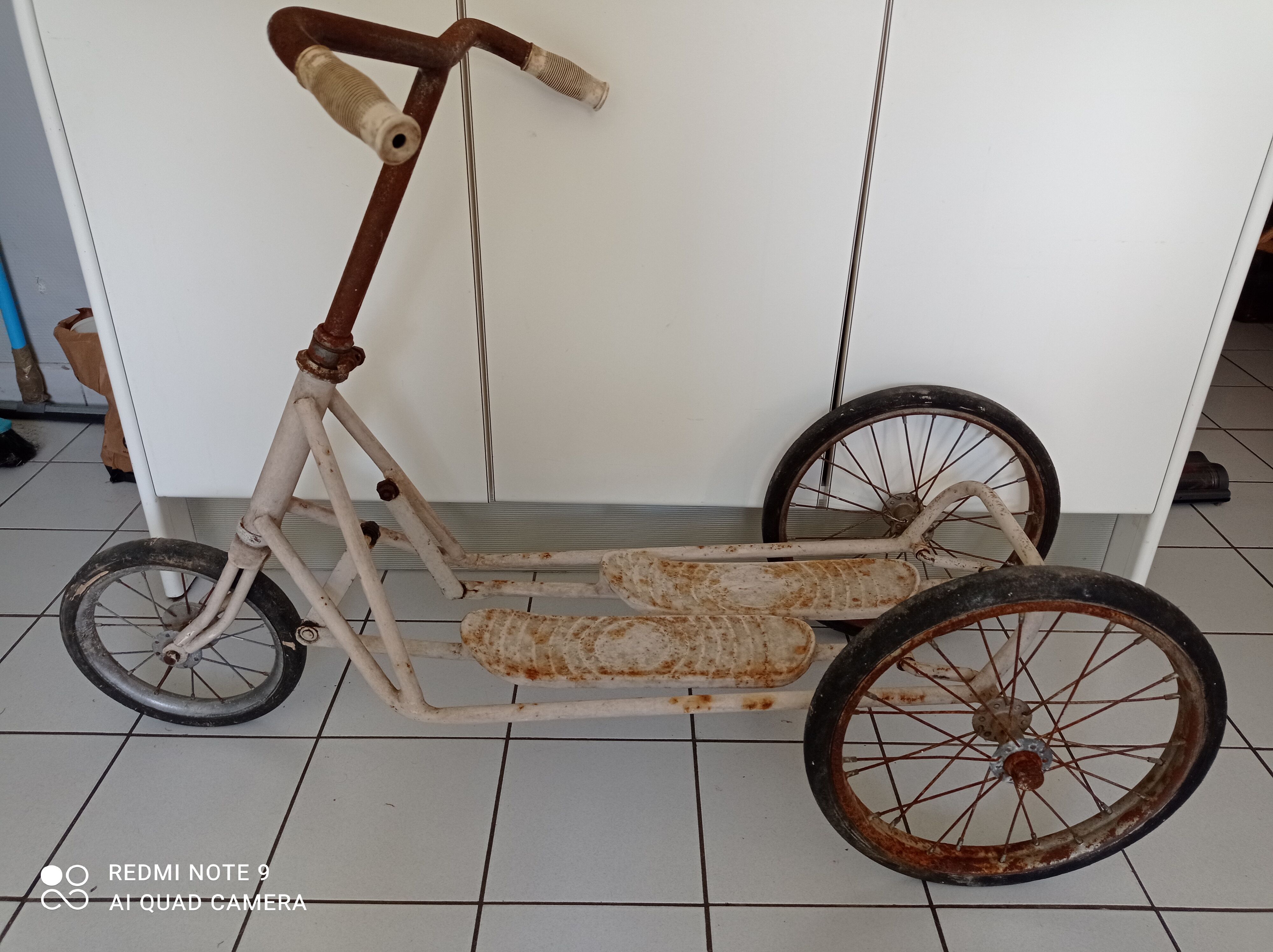 Tricycle Ancien Pour Poupée - XIXe Siècle - Métal - En L'État
