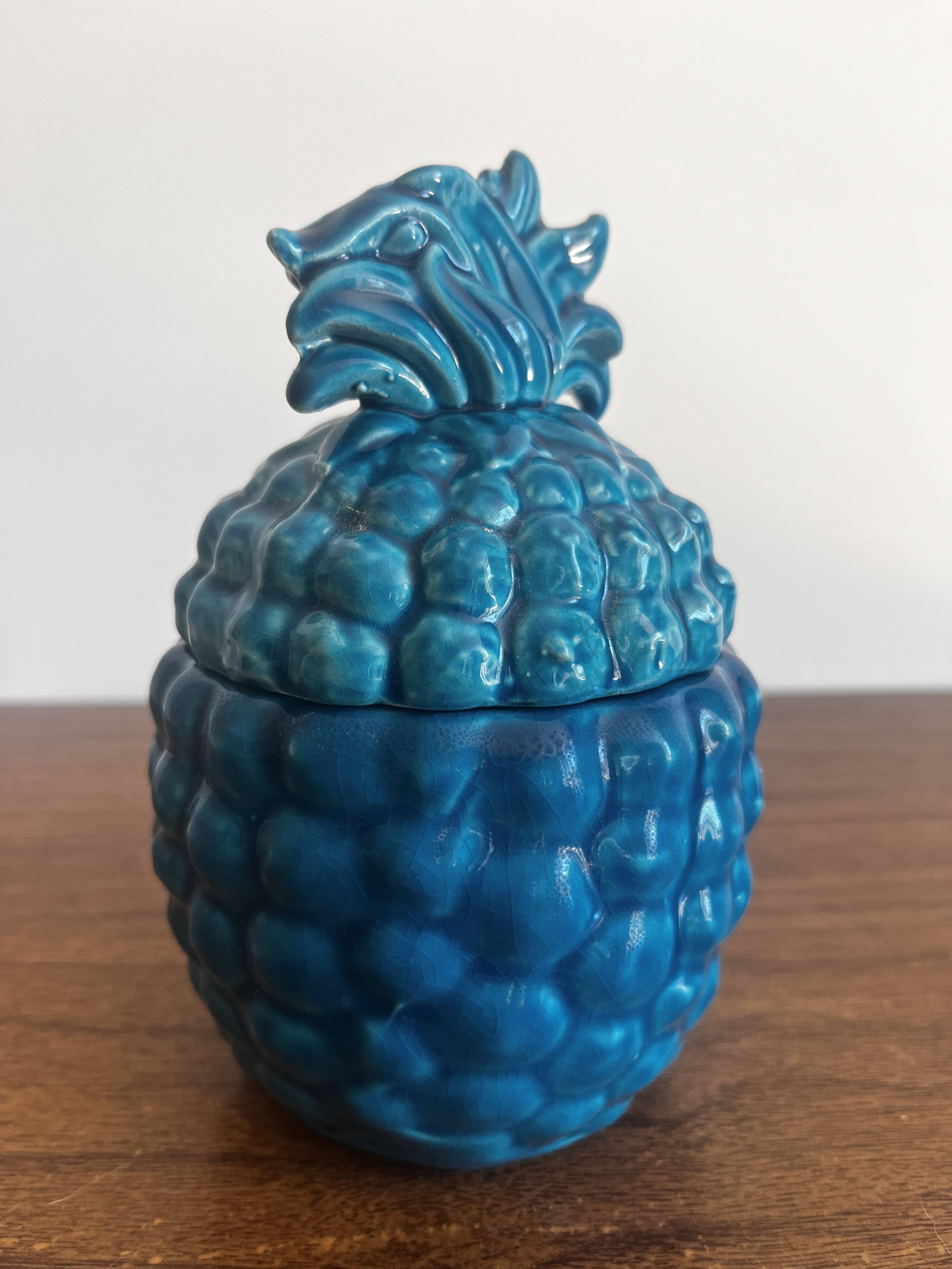 Covered ceramic pot