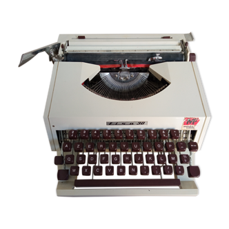 Lisa 30 Antares Pure Vintage Typewriter