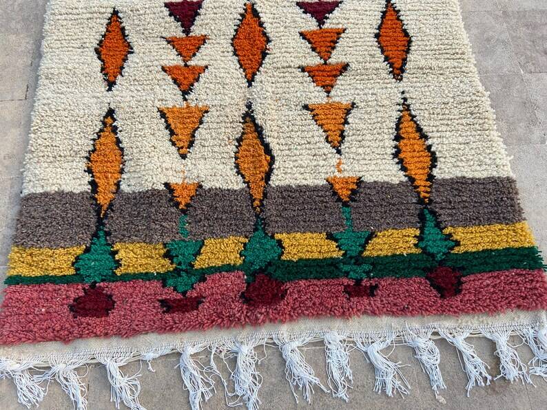 Traditional wool rug 250cm x 150cm