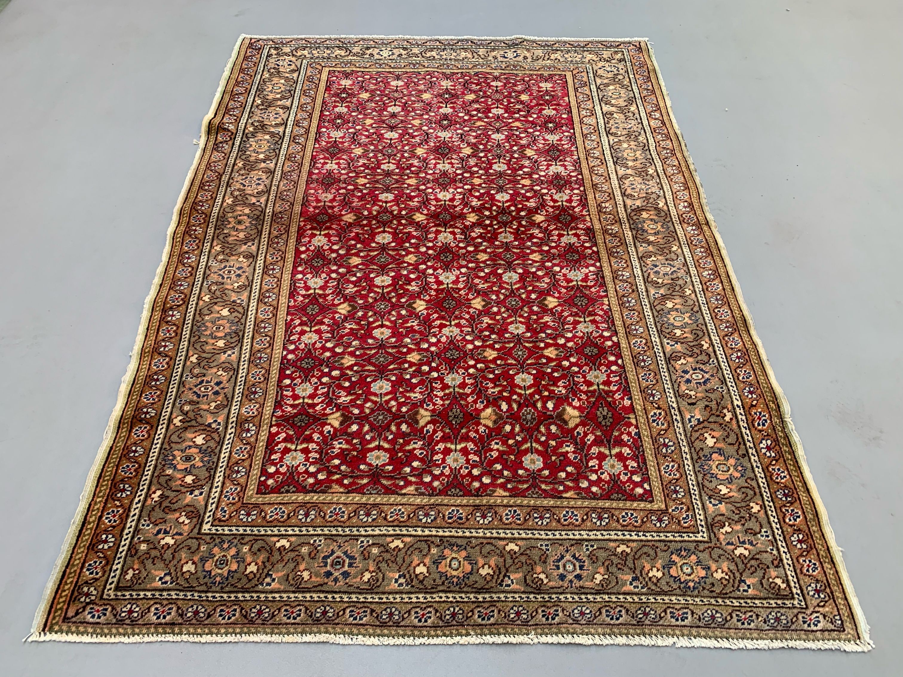 Vintage turkish rug 173x122 cm shabby carpet central anatolian medium