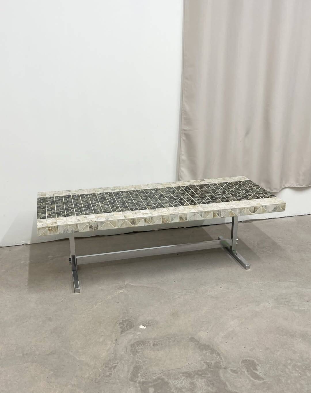 Vintage coffee table in chromed metal and ceramic