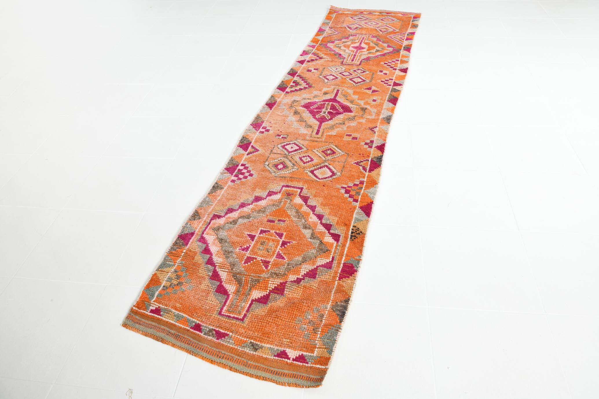 Tapis Kilim Vintage Orange et Rose, Motifs Géométriques, 77x326 Cm