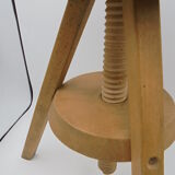 Stool with screw
