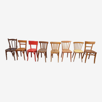 Lot de 8 chaises de bistrot en bois dépareillées - vintage