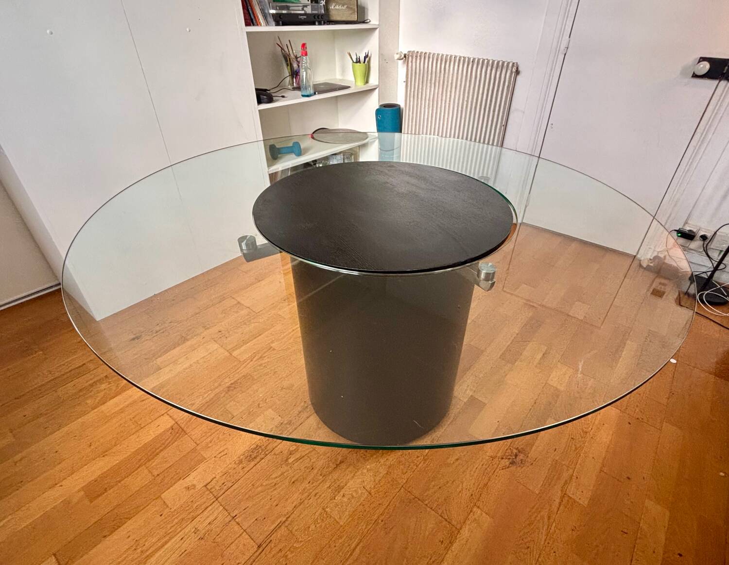 Table ronde design en verre et bois – style contemporain | Selency