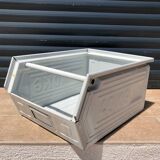 Industrial claw tray